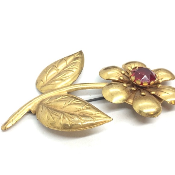 VINTAGE MCM FLOWER BROOCH PIN RED RHINESTONE ART NOUVEAU GOLD TONE MID -CENTURY - Picture 7 of 14